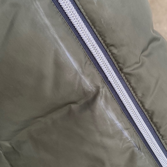 SOLD Nike Winter Puffer Vest - Picture 7 of 8